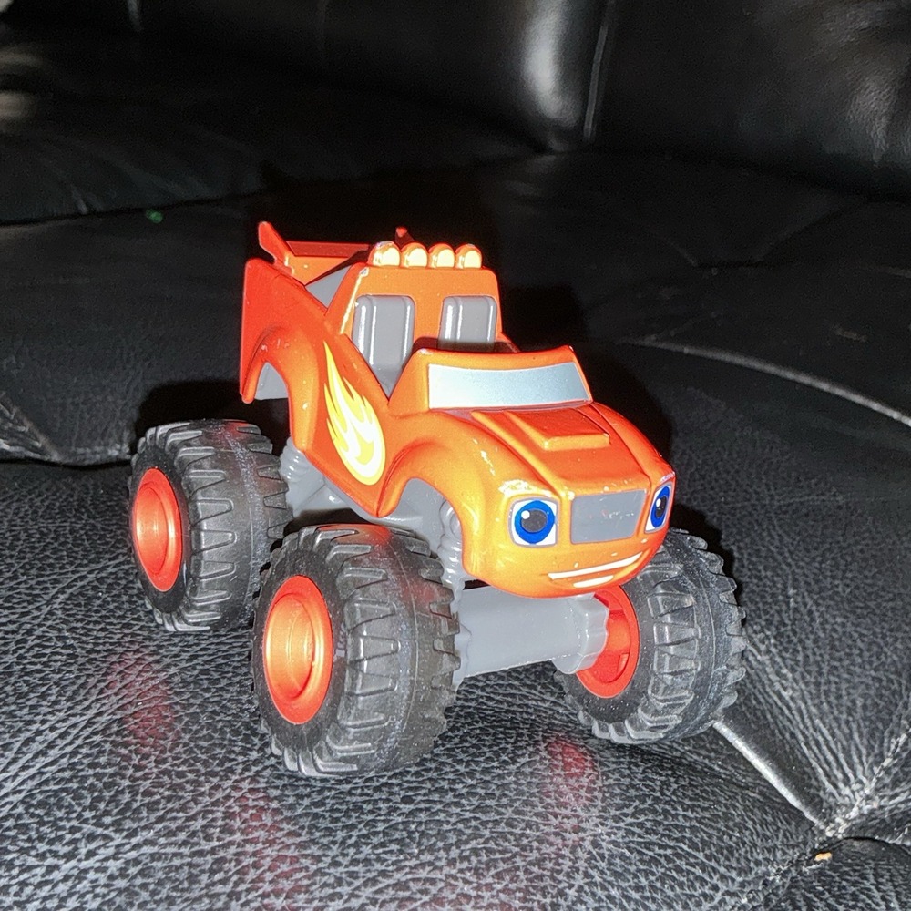 Blaze And The Monster Machines Mud Racin' Blaze Truck Die-Cast Clean Wheels